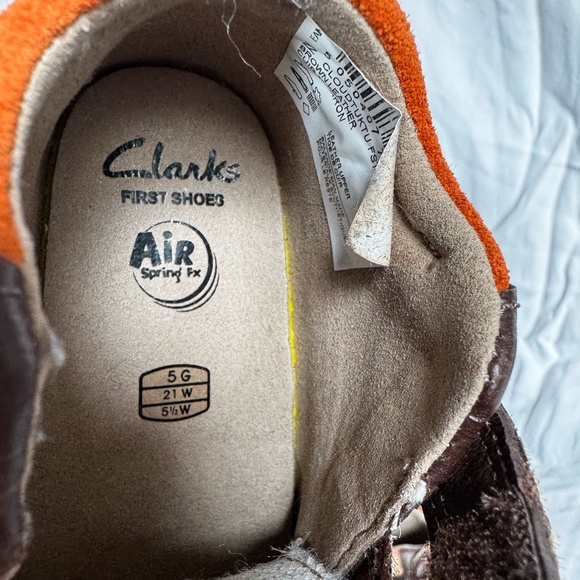 NWOT Clarks Toddler Cloud Tuktu Ankle Boots, Size 5.5 W, Brown - Picture 8 of 16